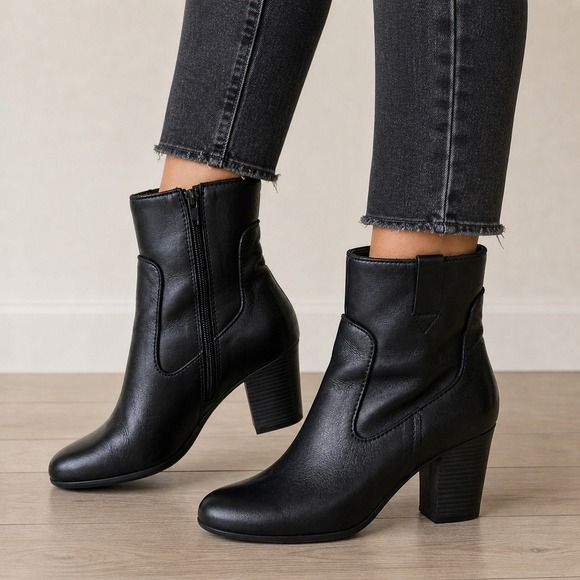 Clarks Shoes - Clarks Ankle Boots Women 7.5 Black Leather Block Heel Side Zip Boho Office